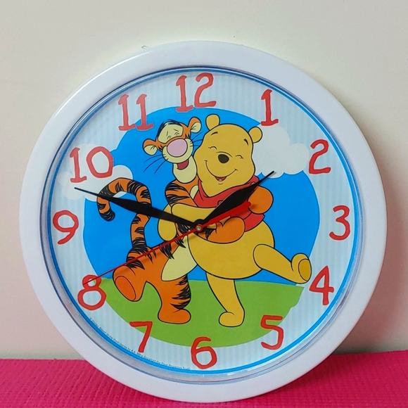 2/$40🏵Disney Winnie the Pooh & Tigger Wall Clock
